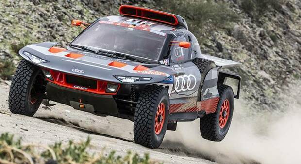 L'Audi di Mattias Ekstrom in una tappa della Dakar
