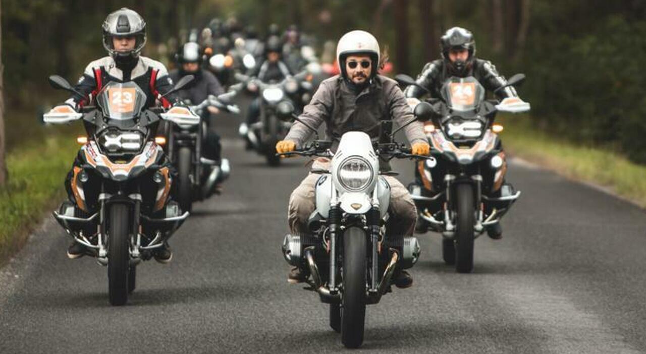Motociclisti Bmw verso il raduno mondiale di Berlino