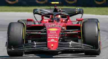 Ferrari, Sainz vince la sua prima gara a Silverstone. E Leclerc ha sempre il muso lungo