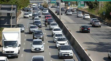 Filiera auto, servono 250 mln per autotrasporto: “Urgente piano strategico per decarbonizzazione”