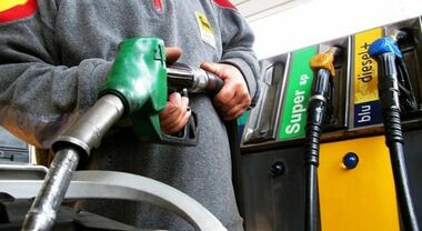 Caro carburanti, controlli e multe della GdF a Trapani: oltre il 50% dei distributori non in regola