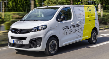 Vivaro-e hydrogen, Opel da una “spinta” in più alla transizione. Celle a combustibile e batteria a ioni di litio per zero emission