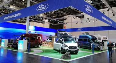 Ford al Caravan Salon Düsseldorf, il Suv Bronco in anteprima e il Nugget camperizzato. Prima conversione Bürstner per l'E-Transit